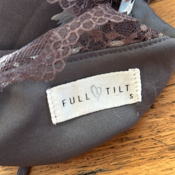 Full Tilt Gray Floral Slip on Mini Dress Size Small - Picture 10 of 10